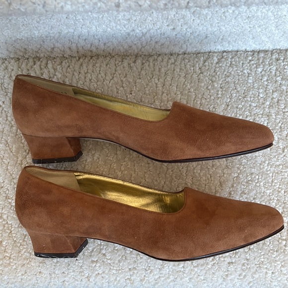 Valentina Rangoni Suede Loafer - Picture 5 of 11